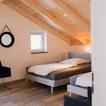 Apartment Lichtdurchflutete Mit Großer Dachterrasse