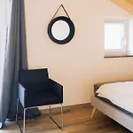 Lichtdurchflutete Mit Großer Dachterrasse