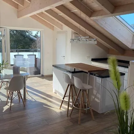 Apartman Lichtdurchflutete Mit Grosser Dachterrasse