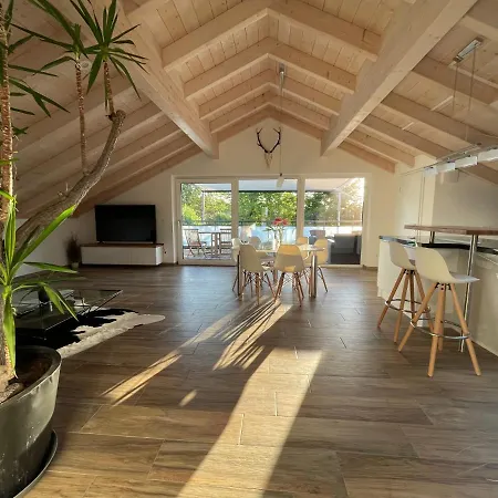 Lichtdurchflutete Mit Grosser Dachterrasse Apartman