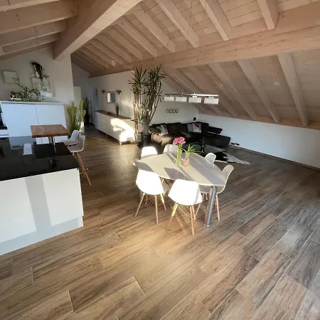 Apartman Lichtdurchflutete Mit Grosser Dachterrasse