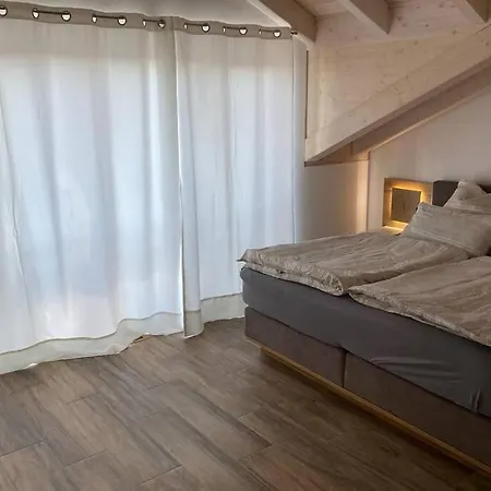 Lichtdurchflutete Mit Grosser Dachterrasse *